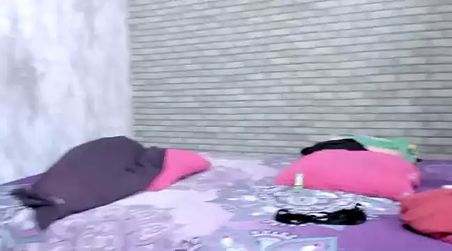 Snapshot of crazylatinagirls chatting on February 17, 7:37 am crazylatinagirls online show from February 17, 7:37 am