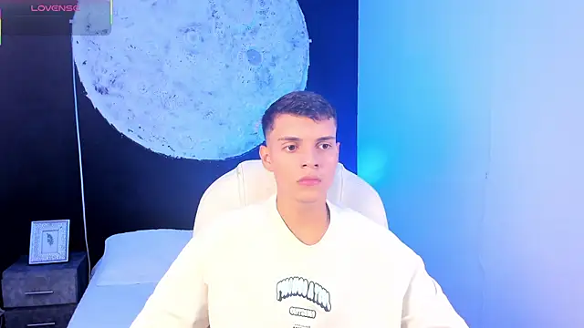 Snapshot of JacobRoberts1 chatting on September 25, 3:27 pm JacobRoberts1 online show from September 25, 3:27 pm