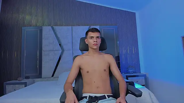 Snapshot of JacobRoberts1 chatting on October 1, 8:26 pm JacobRoberts1 online show from October 1, 8:26 pm