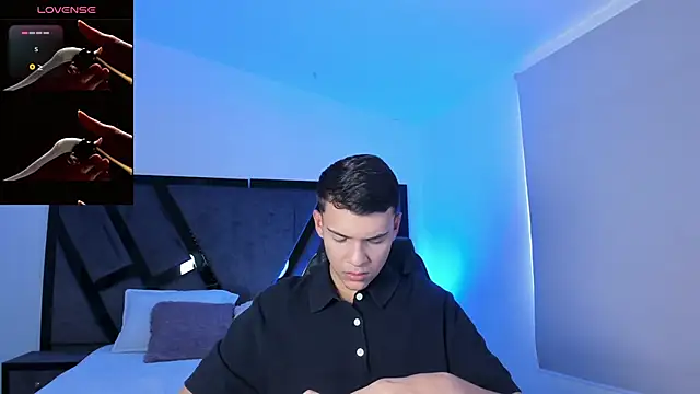 Snapshot of JacobRoberts1 chatting on October 4, 8:51 pm JacobRoberts1 online show from October 4, 8:51 pm