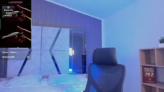 Snapshot of JacobRoberts1 chatting on October 7, 8:17 pm JacobRoberts1 online show from October 7, 8:17 pm