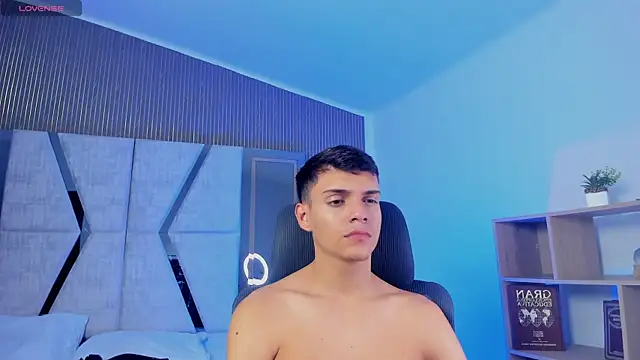 Snapshot of JacobRoberts1 chatting on October 8, 8:39 pm JacobRoberts1 online show from October 8, 8:39 pm