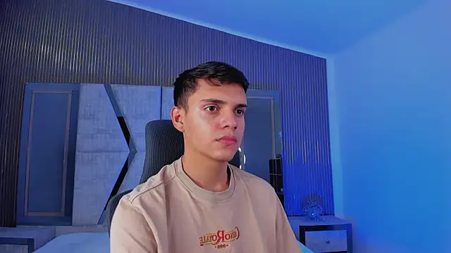 Snapshot of JacobRoberts1 chatting on October 18, 8:42 pm JacobRoberts1 online show from October 18, 8:42 pm