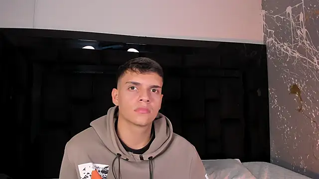 Snapshot of JacobRoberts1 chatting on October 24, 10:06 pm JacobRoberts1 online show from October 24, 10:06 pm