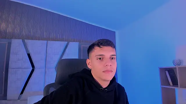 Snapshot of JacobRoberts1 chatting on October 27, 8:13 pm JacobRoberts1 online show from October 27, 8:13 pm