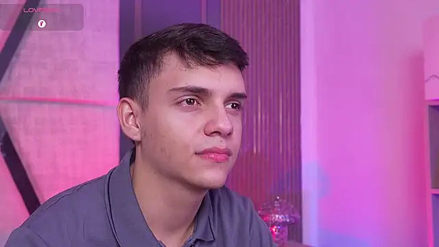 JacobRoberts1 online show from December 16, 9:09 pm