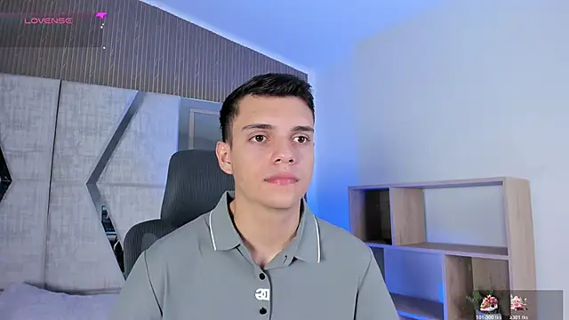 JacobRoberts1 online show from December 17, 7:42 pm