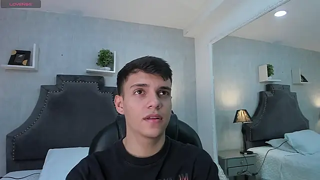 JacobRoberts1 online show from January 7, 8:44 pm