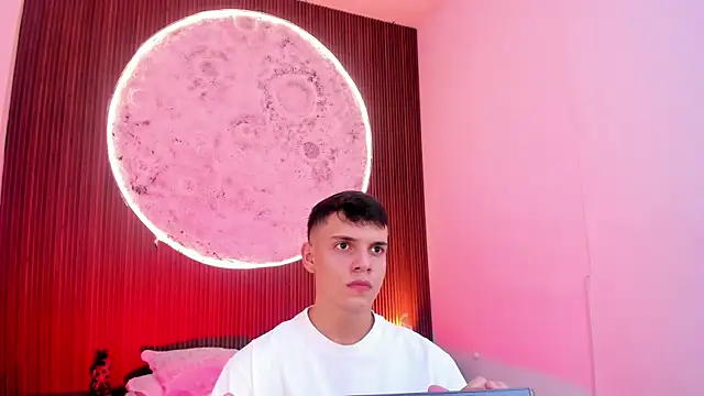 JacobRoberts1 online show from February 15, 8:27 pm