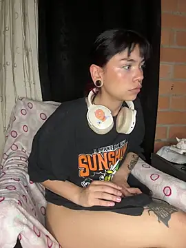 Snapshot of lily_sex-- chatting on October 3, 5:48 am lily sex-- online show from October 3, 5:48 am