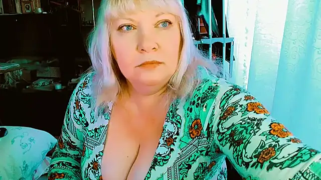 FlowerButterf online show from October 4, 4:10 am