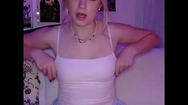 sinfulblonde1 online show from March 4, 7:08 am