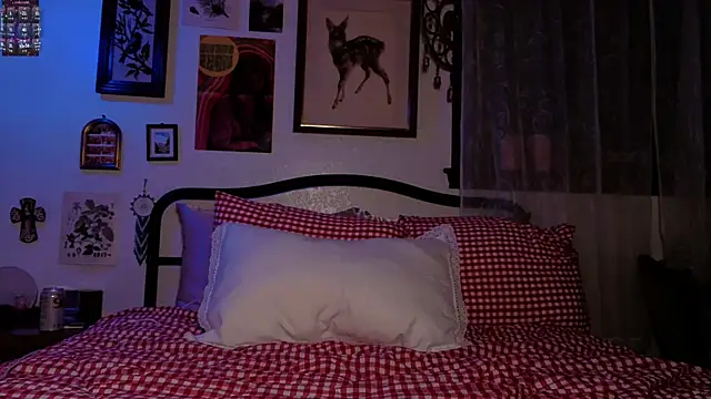 sinfulblonde1 online show from November 28, 5:43 am