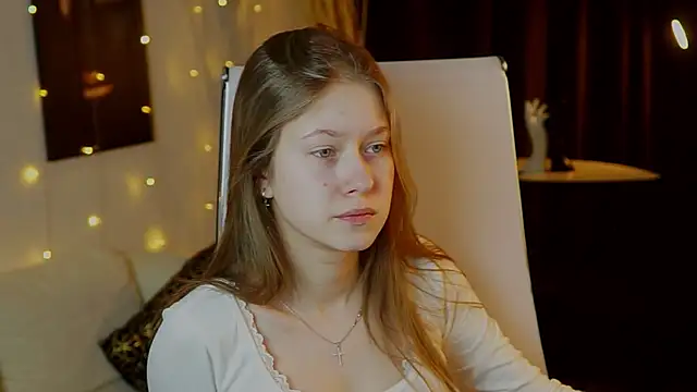 EveMundie online show from February 3, 11:37 am