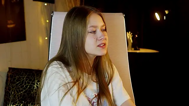 EveMundie online show from March 2, 11:06 am