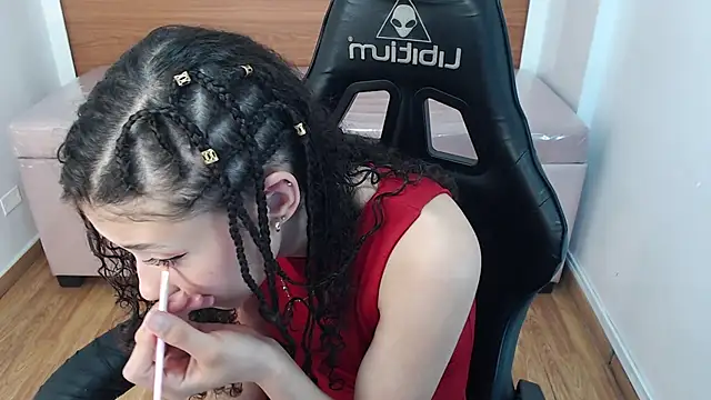 danatella a online show from October 10, 1:43 pm