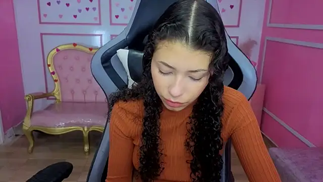 danatella a online show from February 2, 12:59 pm