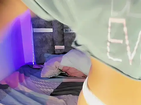 Snapshot of cherry_crushx chatting on March 3, 1:34 am cherry crushx online show from March 3, 1:34 am