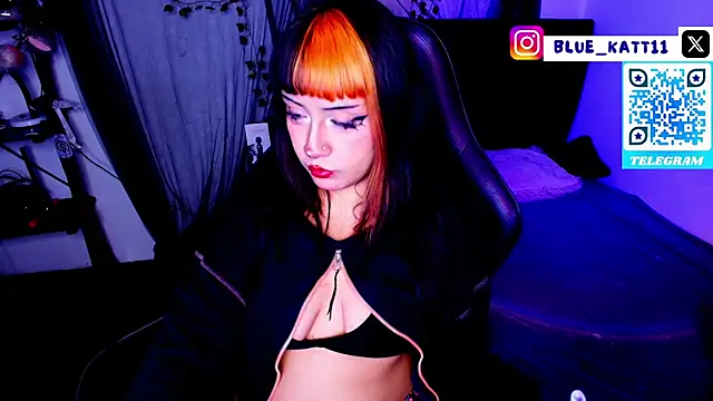 Snapshot of blue_katt chatting on June 5, 12:17 am blue katt online show from June 5, 12:17 am