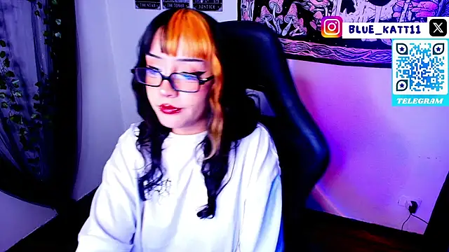 Snapshot of blue_katt chatting on June 23, 9:51 am blue katt online show from June 23, 9:51 am