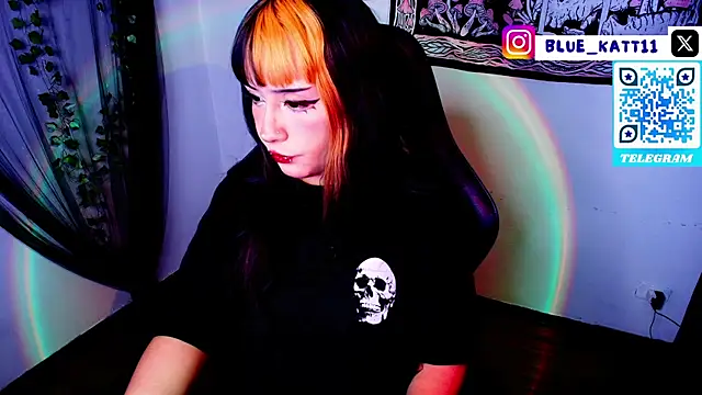 Snapshot of blue_katt chatting on July 1, 2:57 am blue katt online show from July 1, 2:57 am