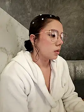 EmmaSulivan online show from February 22, 4:30 pm