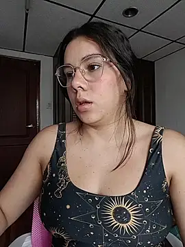 EmmaSulivan online show from July 8, 1:15 pm
