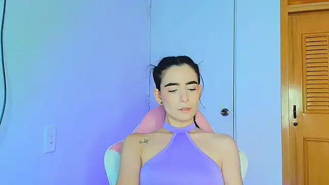 Peach Rose  online show from March 14, 9:00 pm