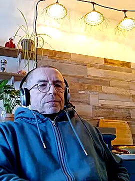 Xavspank2 online show from February 16, 10:55 am