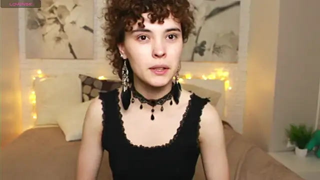 Snapshot of Dizer_clopy chatting on March 1, 6:43 pm Dizer clopy online show from March 1, 6:43 pm