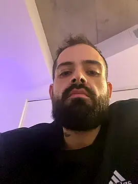 Snapshot of guccititi chatting on November 1, 1:40 am guccititi online show from November 1, 1:40 am