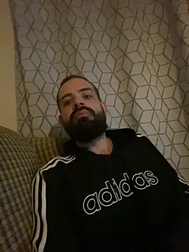 Snapshot of guccititi chatting on November 7, 3:39 am guccititi online show from November 7, 3:39 am