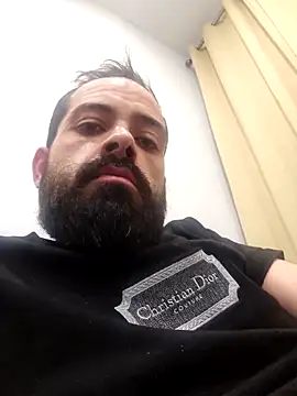 Snapshot of guccititi chatting on November 11, 9:09 am guccititi online show from November 11, 9:09 am