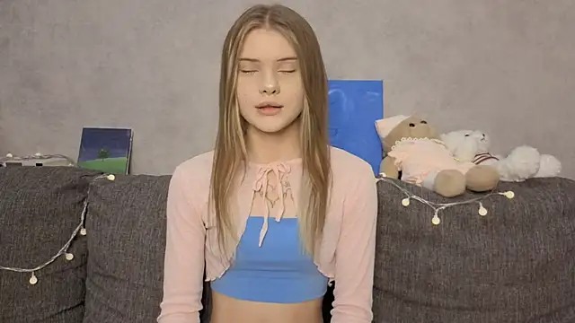 CarolinePepper online show from June 12, 1:21 pm