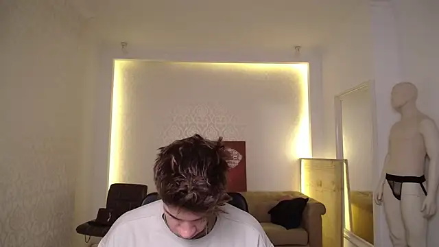 MaxKaiden online show from February 25, 5:30 am