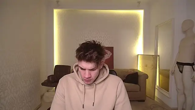 MaxKaiden online show from February 27, 5:45 am