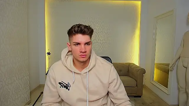 MaxKaiden online show from November 9, 5:28 am