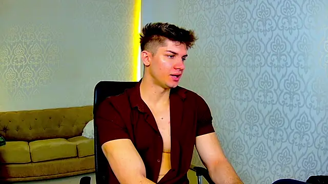 Snapshot of MaxKaiden chatting on February 11, 5:56 am MaxKaiden online show from February 11, 5:56 am