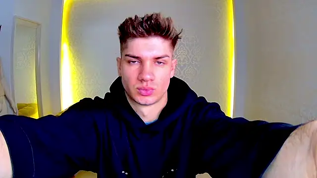 Snapshot of MaxKaiden chatting on February 17, 5:26 am MaxKaiden online show from February 17, 5:26 am