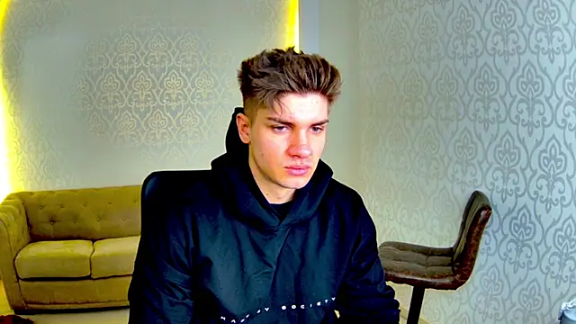 Snapshot of MaxKaiden chatting on February 23, 5:49 am MaxKaiden online show from February 23, 5:49 am