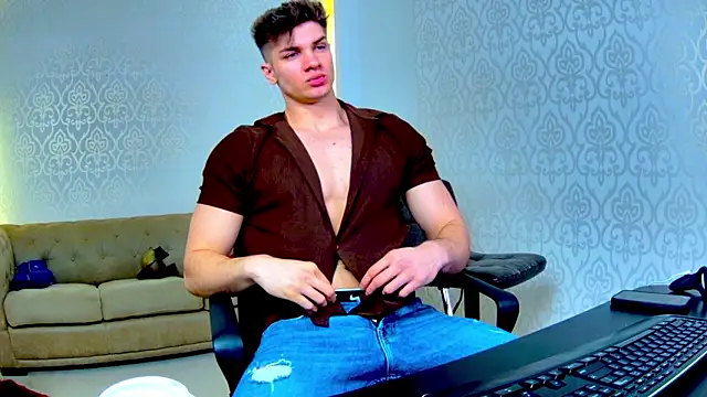 Snapshot of MaxKaiden chatting on March 2, 5:30 am MaxKaiden online show from March 2, 5:30 am