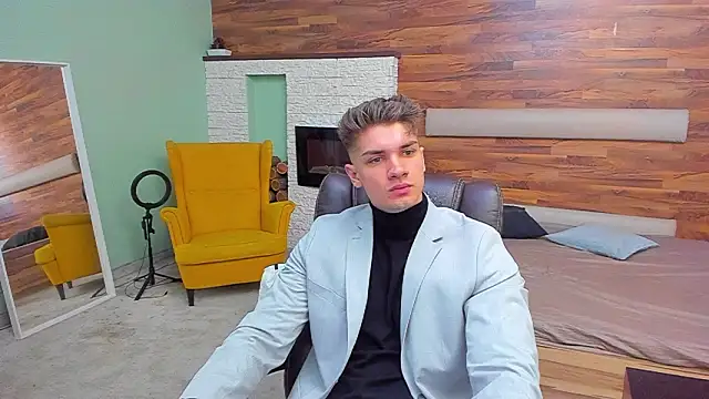 Snapshot of MaxKaiden chatting on March 7, 5:37 am MaxKaiden online show from March 7, 5:37 am