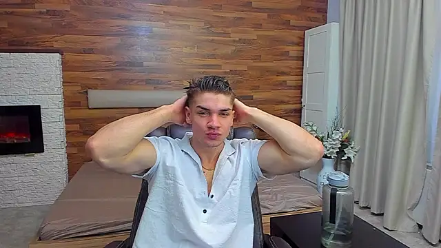 Snapshot of MaxKaiden chatting on March 10, 6:18 am MaxKaiden online show from March 10, 6:18 am