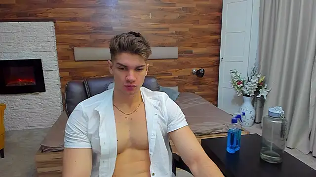 Snapshot of MaxKaiden chatting on March 12, 5:13 am MaxKaiden online show from March 12, 5:13 am