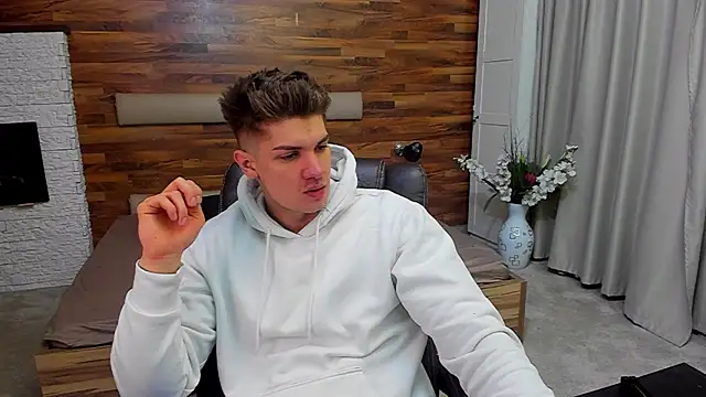 Snapshot of MaxKaiden chatting on March 17, 6:17 am MaxKaiden online show from March 17, 6:17 am