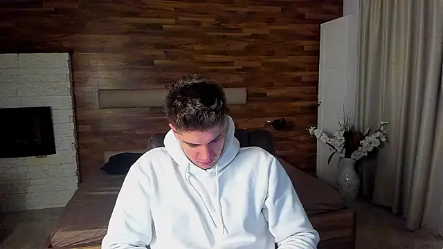 Snapshot of MaxKaiden chatting on March 19, 5:22 am MaxKaiden online show from March 19, 5:22 am