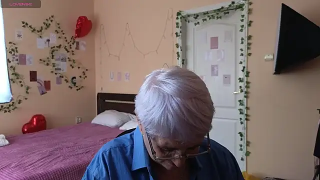 Sandra Snowflake online show from June 5, 6:52 am