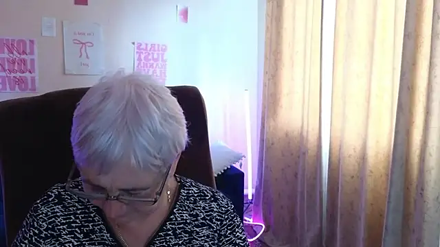 Sandra Snowflake online show from June 10, 12:26 pm