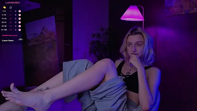 aishiro online show from October 1, 9:15 am