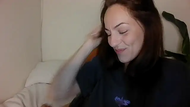 Snapshot of Edenfox- chatting on February 15, 8:49 pm Edenfox- online show from February 15, 8:49 pm